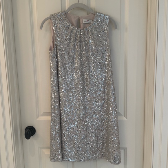 VINEYARD VINES GIRLS SEQUIN DRESS.  SIZE L (girls size 16). - Picture 1 of 4